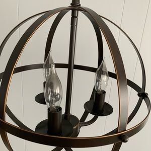 Round light fixture